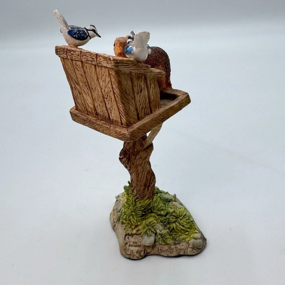 Lowell Davis CUSSIN UP A STORM Schmid RFD Figurine 95086 Squirrel Blue Jays Feed